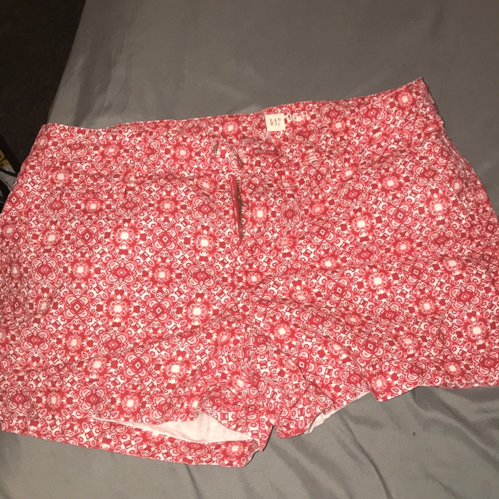 Gap printed shorts. New without tags.